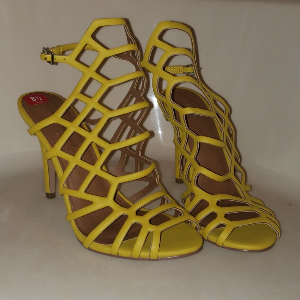 Mustard yellow High heels
